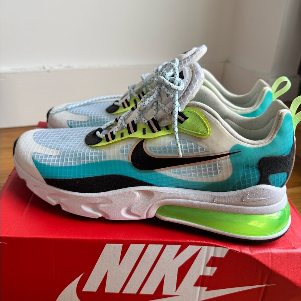 NEW WITHOUT TAGS: NIKE Air Max React SE Men’s Size 9.5/Women’s 11